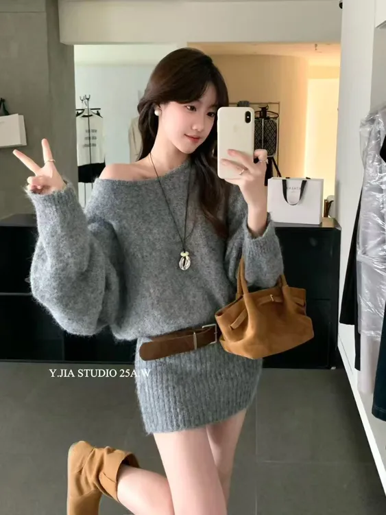 网红炸街针织连衣裙女装早秋氛围感穿搭宽松慵懒风纯欲辣妹包臀裙