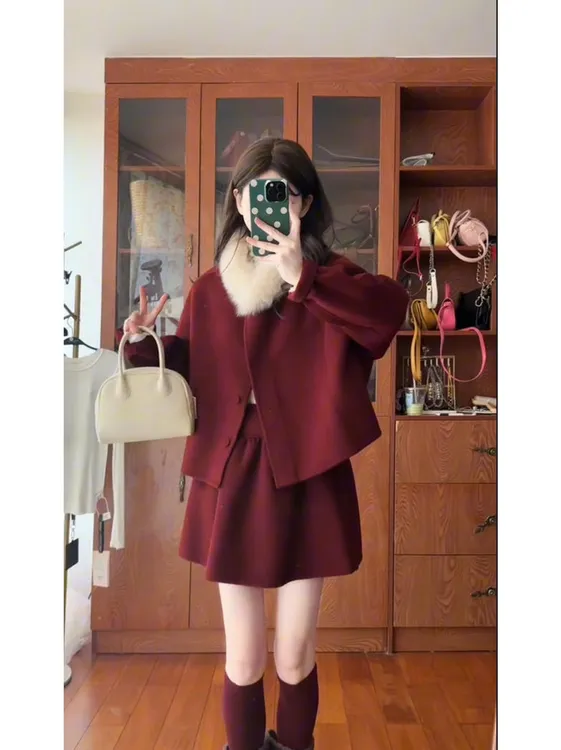 新年圣诞穿搭红色小香风套装女秋冬氛围感气质毛呢外套短裙两件套