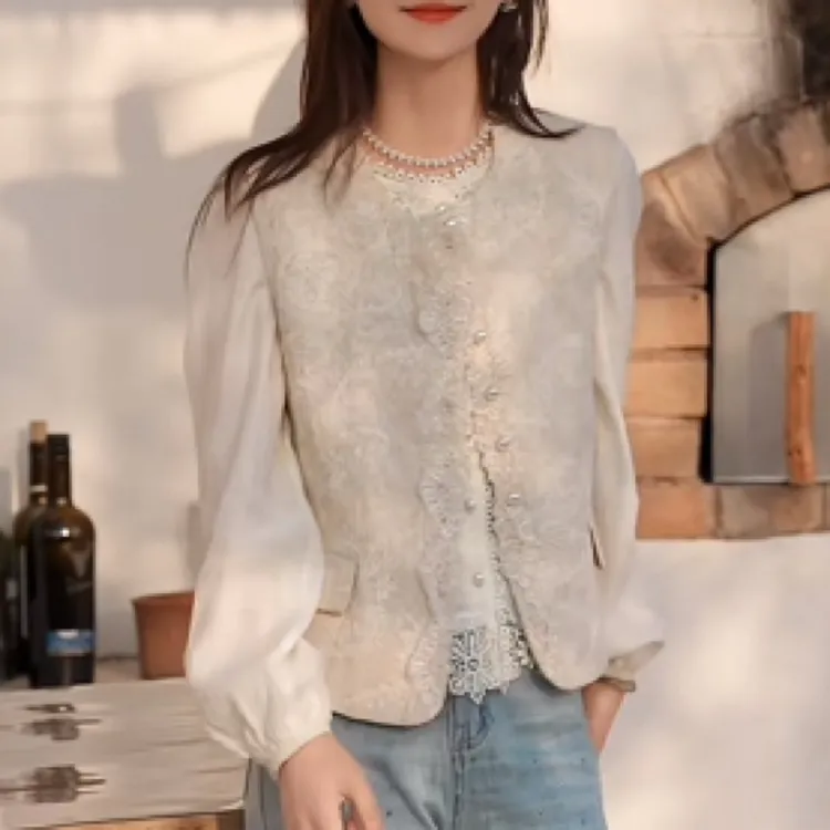 2025春季设计感新中式国风蕾丝马甲女小个子时尚洋气马夹上衣套装