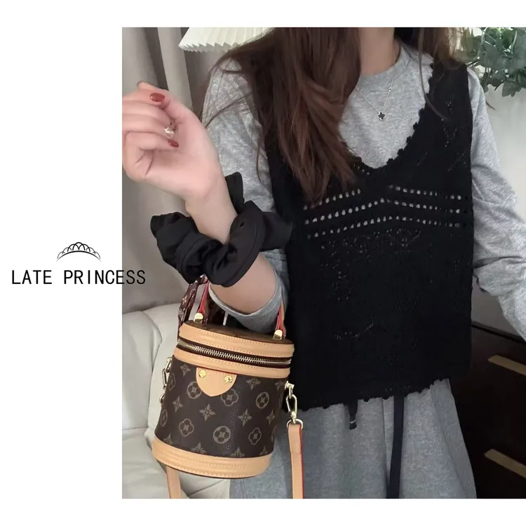 LATE PRINCESS【叠趣】2025秋装新款镂空背心+针织T恤真两件套