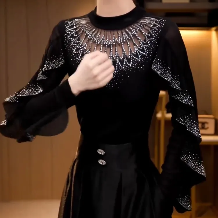 春秋冬新款网纱时尚圆领重工荷叶边烫钻百搭长袖女 956