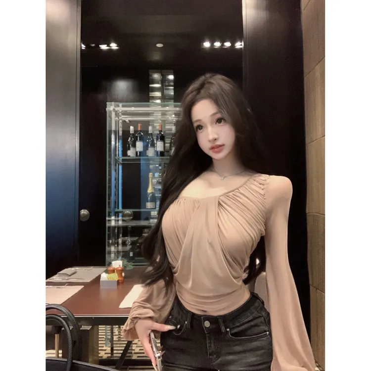 不规则褶皱斜肩长袖T恤女夏季设计感修身收腰纯欲风显瘦短款上衣