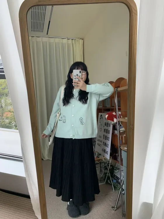1108大码女装猫咪刺绣圆领针织衫开衫女设计感宽松百搭减龄上衣
