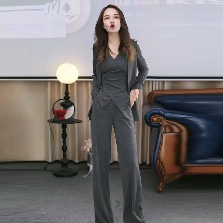 025秋季新款时尚休闲简约纯色女装显瘦背心外搭阔腿裤三件套装潮
