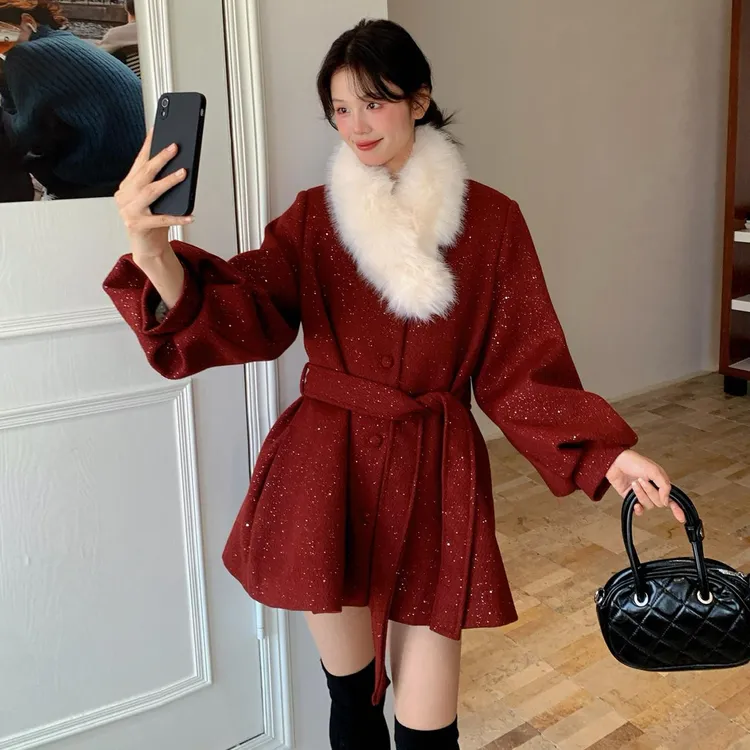 La babite时尚短款外套女2025冬季新款显瘦气质亮片保暖收腰大衣