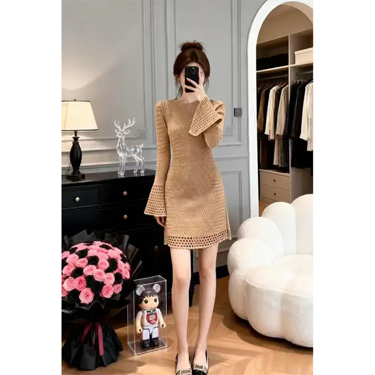 MARIE.COCO法式温柔风卡其色针织连衣裙秋冬时髦洋气镂空短裙子