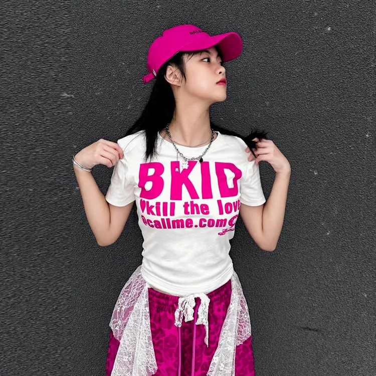 辣妹正肩小衫夏季t恤女短款显瘦爵士jazz上衣跳舞运动风短袖穿搭