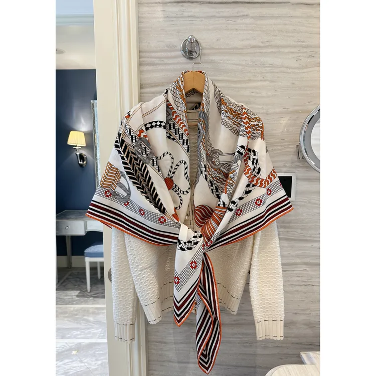 NINASOLOR编织鞍带柔软丝羊毛大方巾保暖围巾秋冬冬季围脖披肩