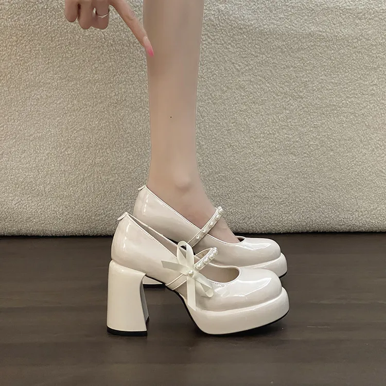 韩式优雅皮鞋玛丽珍鞋女2026春节新款粗跟蝴蝶结一字带高跟鞋白色