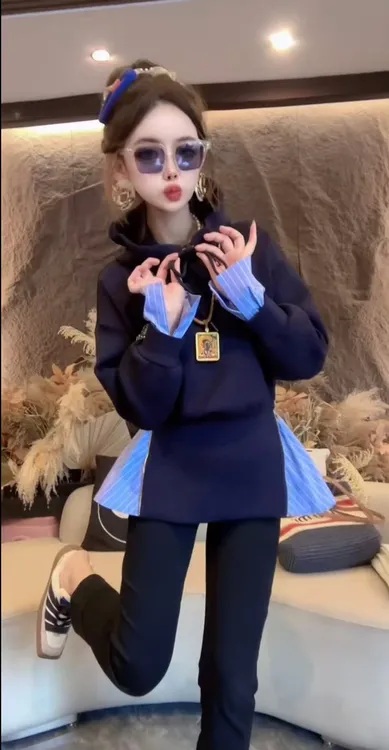 2025秋季新款时尚条纹拼接收腰洋气连帽重工刺绣中长款假两件卫衣