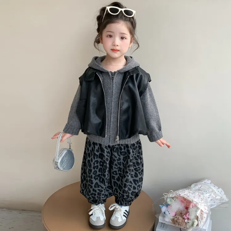 女童套装秋季2025新款洋气儿童秋装宝宝早秋穿搭毛衣皮马甲三件套