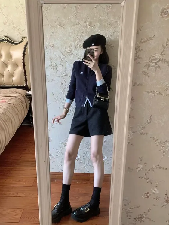 2025秋季新款韩系假两件针织开衫女慵懒风气质减龄上衣百搭短裤