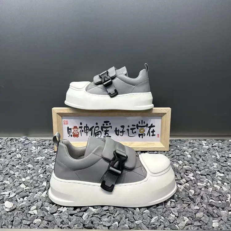 男鞋2025新款一脚蹬搭扣舒适百搭厚底增高板鞋软底潮流运动休闲鞋
