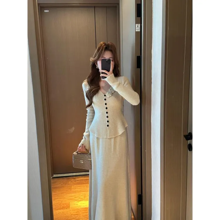 秋冬穿搭一整套针织两件套女立体花朵修身显瘦开衫半身裙毛衣套装