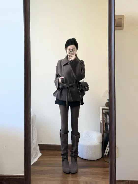 2025秋冬新款法式双排扣设计系带收腰毛呢外套搭配短裙气质两件套