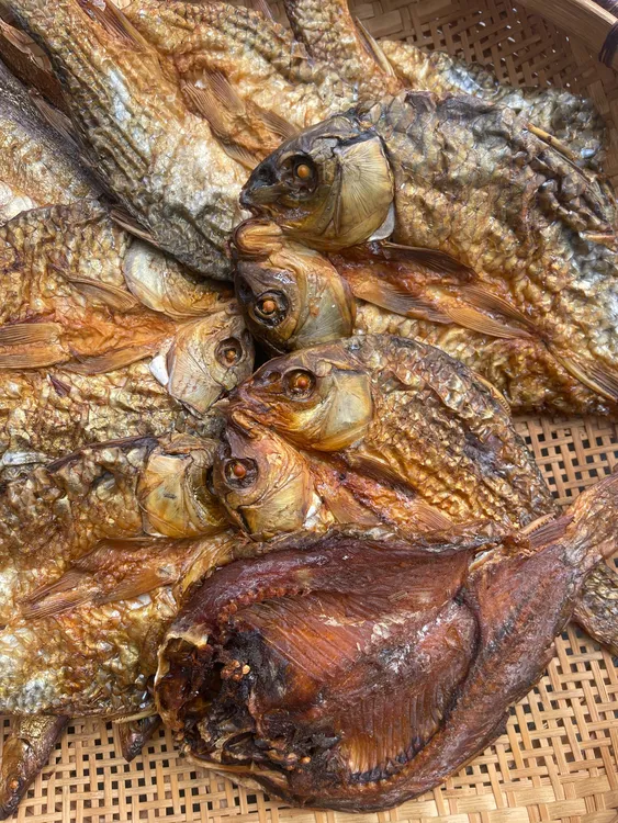 湘西特产烟熏稻花鱼稻田鲤鱼烟熏农家火焙鱼干