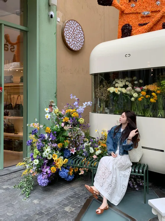 2025秋季新款复古气质牛仔外套上衣百搭高腰显瘦白色半身裙套装