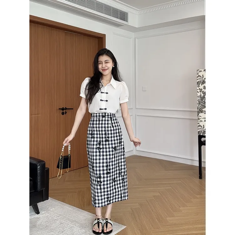 张阿星【兰亭序】醋酸盘扣衬衫+复古格子长半裙W425A08137
