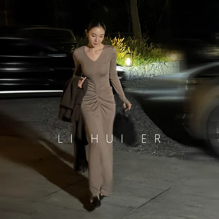 LiHuiEr李慧儿【茶色如月】设计感高级小胡风桃连衣裙LL0251053