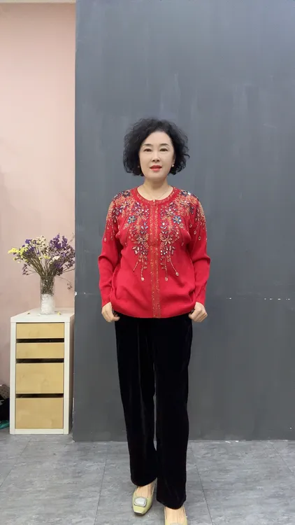 美人贵气重工穿珠针织开衫