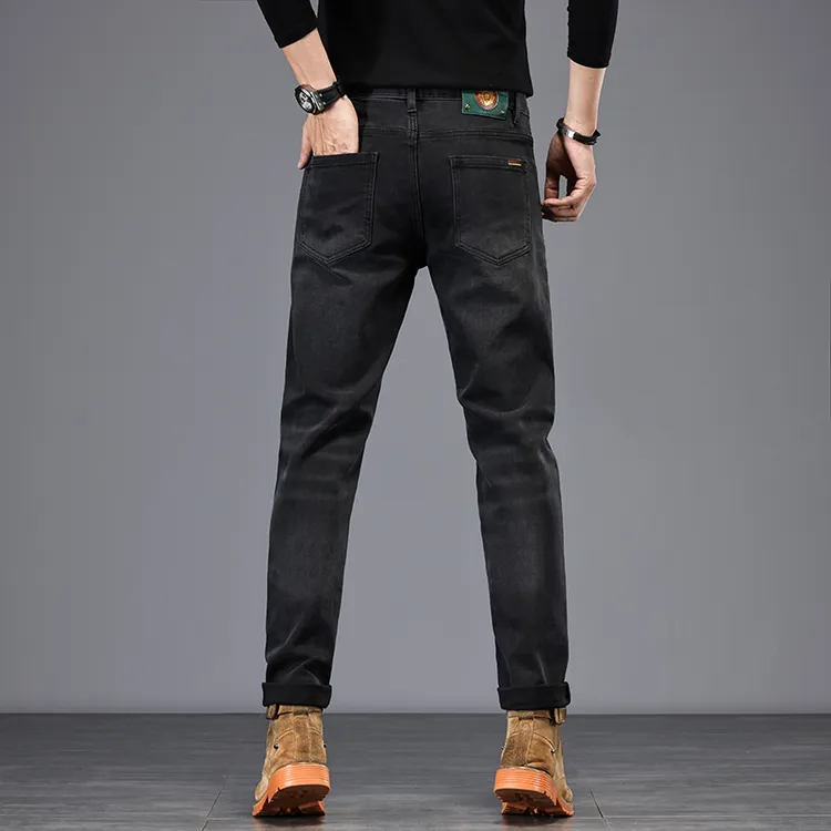 2025男士秋冬新款轻奢商务欧版修身弹力小直筒不掉色加绒牛仔裤男