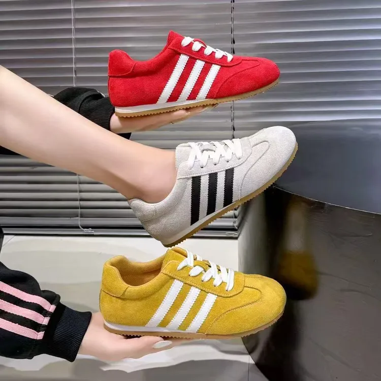 软底显脚小复古红色德训鞋女2025爆款三条杠休闲运动阿甘鞋跑步鞋