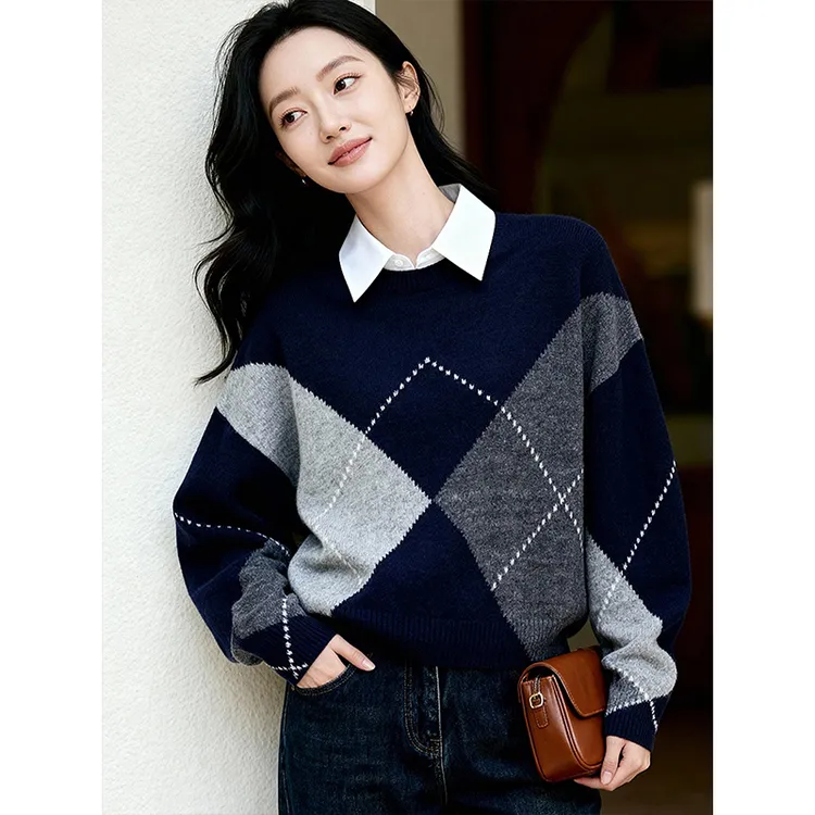 复古撞色菱格设计感软糯毛衣女冬季新款胖mm宽松洋气百搭针织上衣