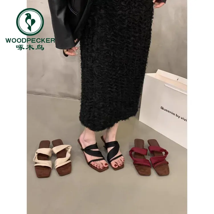 啄木鸟坡跟红色法式凉拖鞋仙女鞋子外穿2025新款夏气质配裙子凉鞋