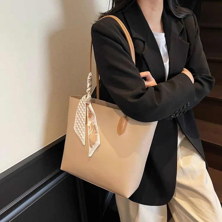 2025新款时尚简约百搭通勤上课大容量单肩包女休闲洋气韩版托特包