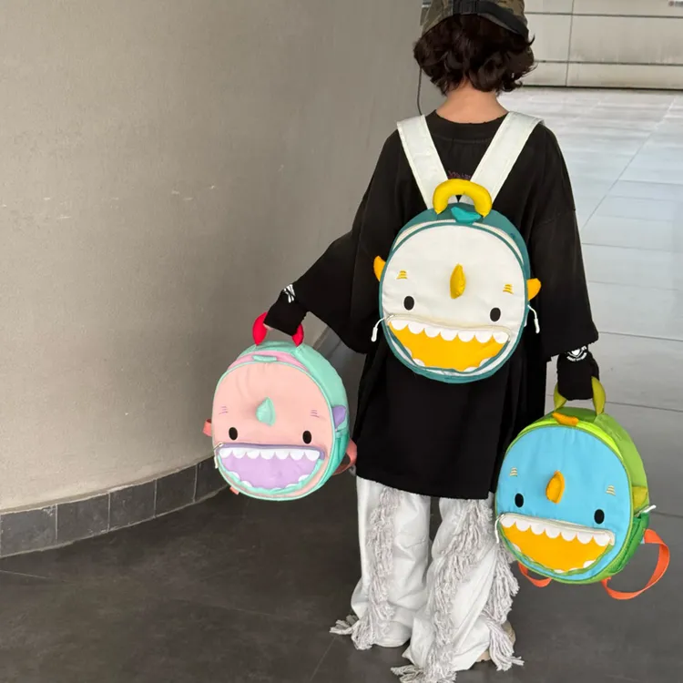 小班幼儿园双肩书包可爱鲨鱼男孩1-3岁女孩轻便出游包宝宝背包