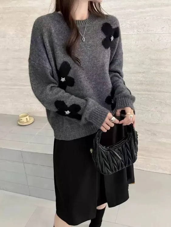 花朵针织上衣冬季时尚百搭圆领长袖针织韩系显瘦针织