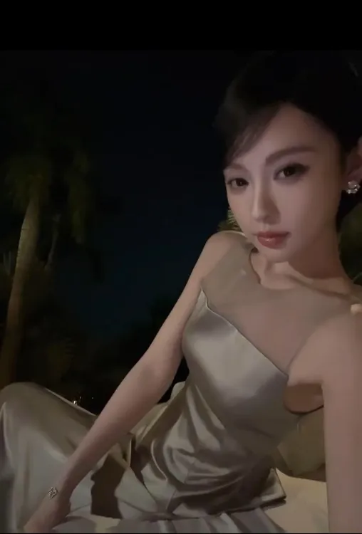 纯欲风御姐气质网纱拼接背心短款上衣高腰显瘦性感包臀半裙两件套