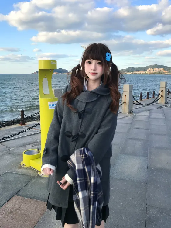 日系学院风小个子呢子大衣中长款连帽毛呢外套女牛角扣夹棉新款jk