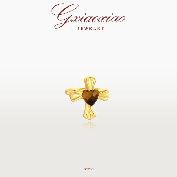 G XIAOXIAO 法式气质高级设计款爱心十字架耳夹 B7E36