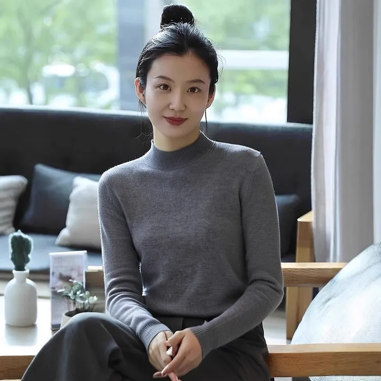 半高领打底衫女修身显瘦内搭薄款秋冬新款长袖针织衫纯色洋气毛衣