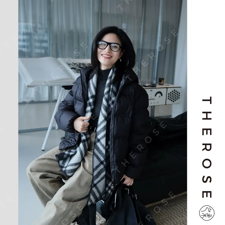 之柔【夜幕降临】轻量高密方格肌理白鹅绒外套秋冬保暖蓬松羽绒服女