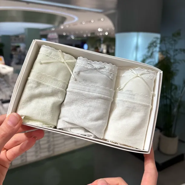 80783云朵奶油舒适透气棉质莫代尔今年新款蕾丝网纱女士内裤