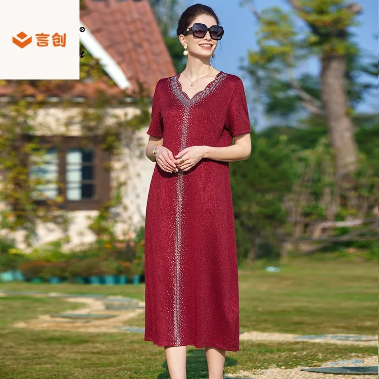 421大牌短袖v领中年洋气妈妈夏季装连衣裙贵妇气质修身大码长裙子