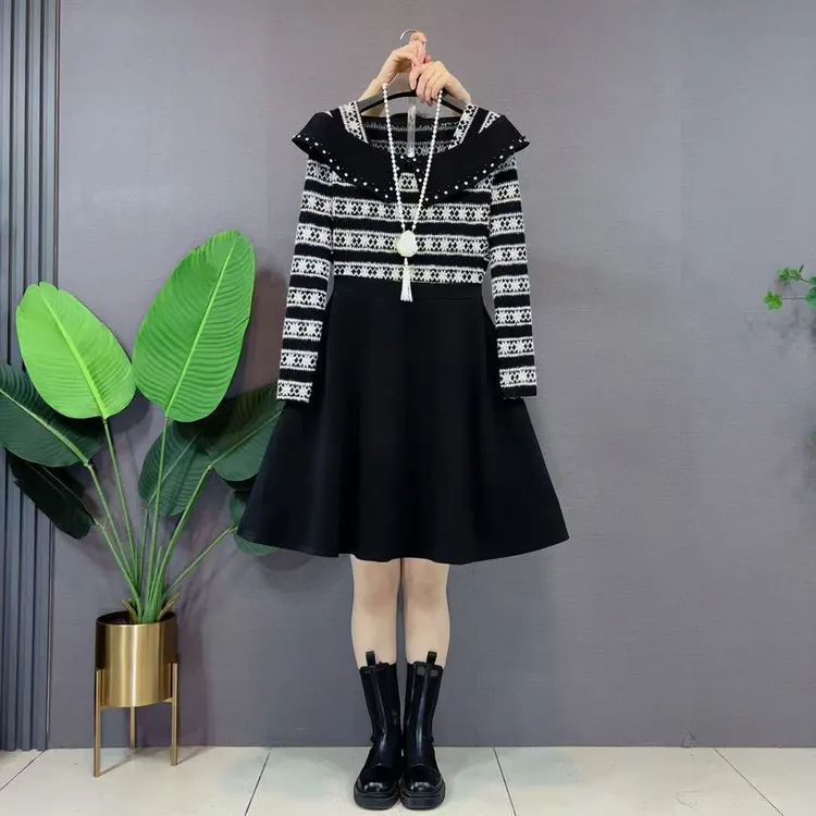 欧货胖MM显瘦娃娃领钉钻大码条纹拼接连衣裙高级感宽松港风A字裙