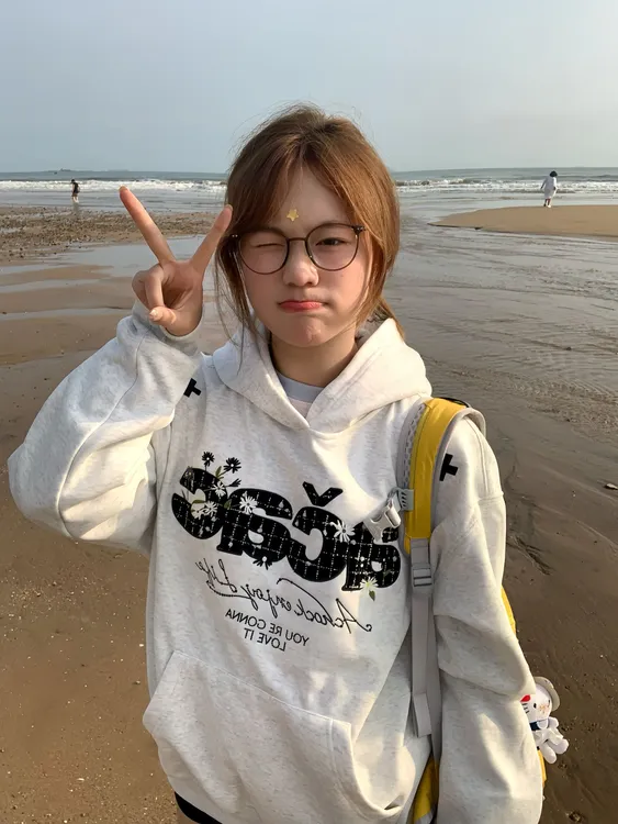 春秋薄款休闲连帽套头卫衣韩版大码女装学院风纯棉冬季加绒打底衫
