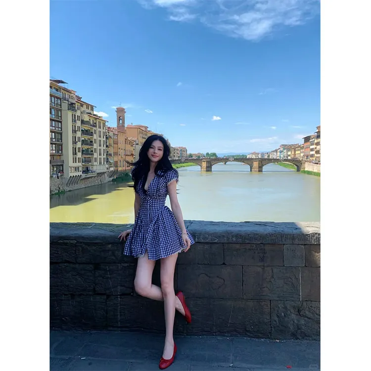 度假风洋气百搭修身短袖格纹连衣裙夏季新款收腰百搭小众A字短裙