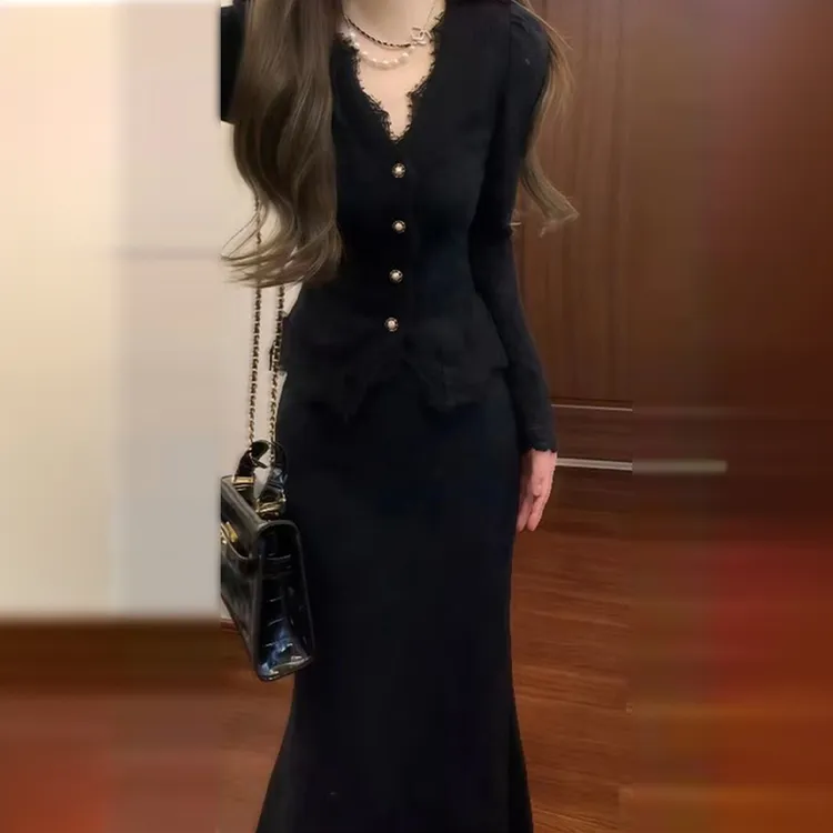 黑色蕾丝针织连衣裙子女早秋季2025年新款高级感鱼尾包臀长裙套装