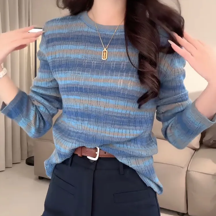 早春新款温柔复古镂空软糯毛衣设计感针织上衣LK2501405