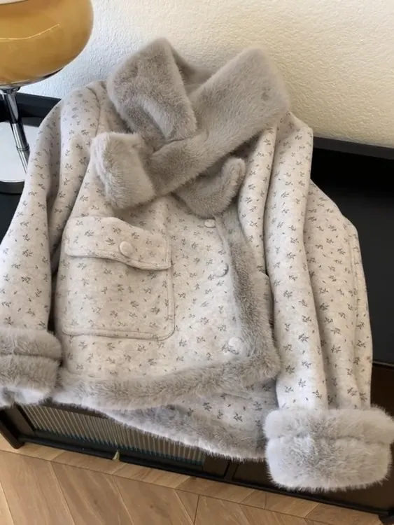 碎花加绒加厚正肩毛呢外套女2025新款冬高级感小个子独特精致短款