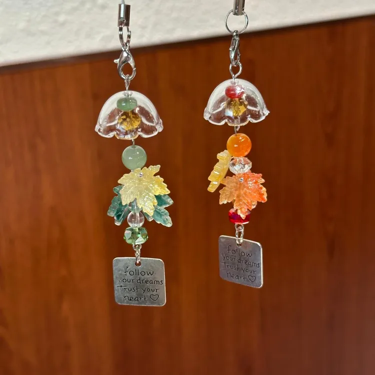 【喵喵】可爱枫叶风铃挂件ins风高颜值钥匙扣手机挂链驾车个人用品