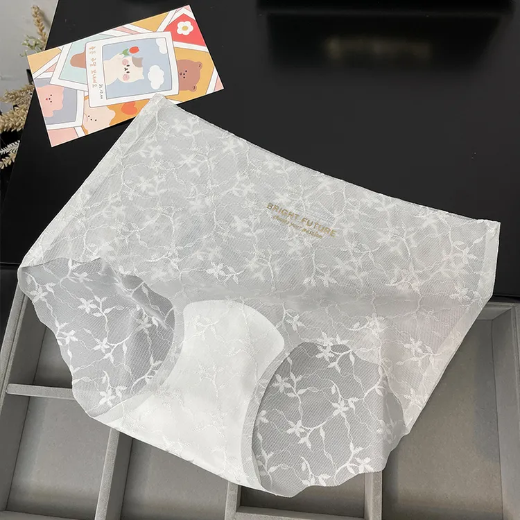 纯欲风蕾丝无痕内裤女士薄款透气女生中腰三角裤2025新款网红爆款