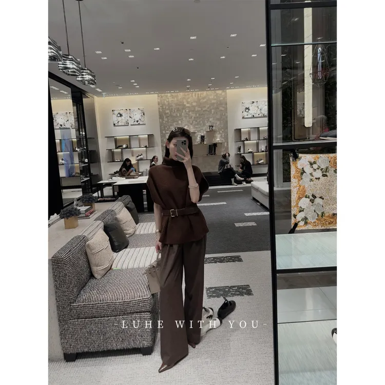 无艳一禾【维多利亚】hehe私服~设计感绵羊毛高领针织衫+裤子