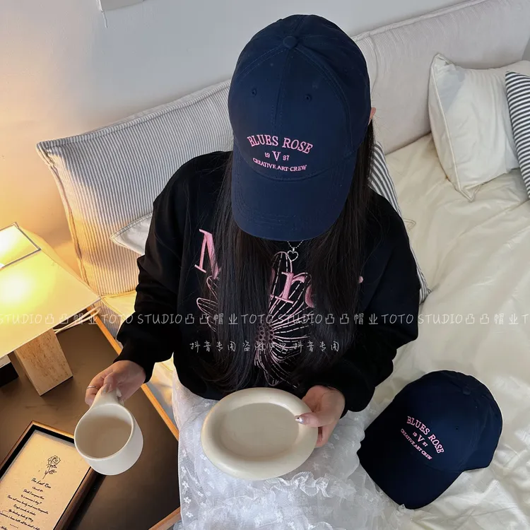 半硬顶韩系字母刺绣棒球帽女加大檐显脸小鸭舌帽大头围帽子百搭款