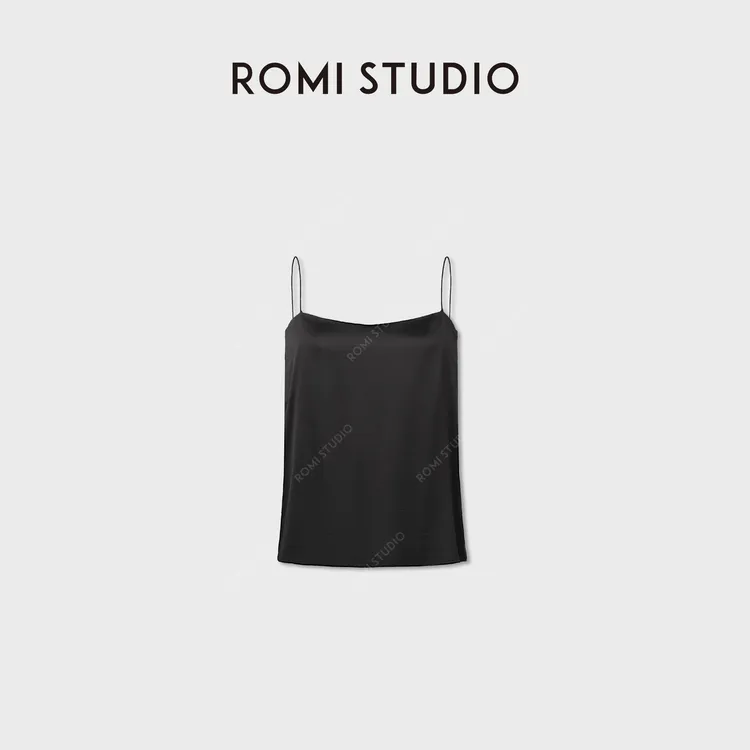 ROMI STUDIO法式黑色锻面打底背心藏肉气质细肩吊带RWDRSU3766
