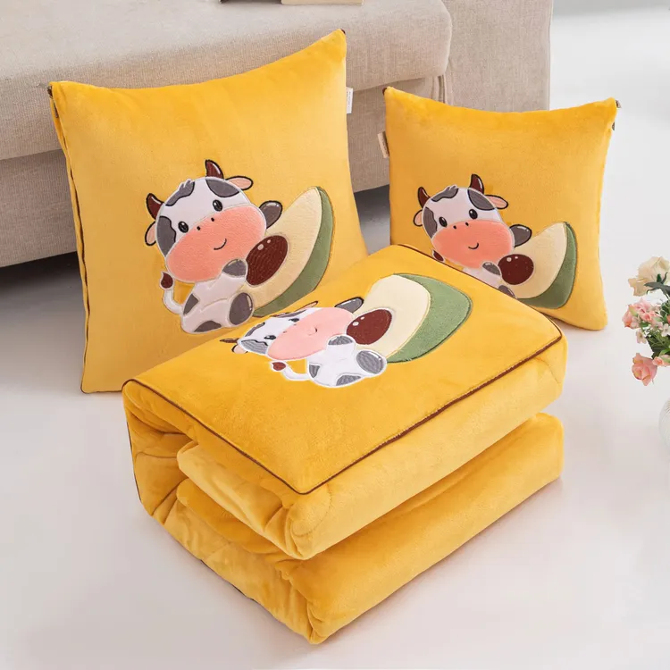 【十二生肖】抱枕被子两用牛奶绒多功能折叠加厚汽车载沙发午休靠枕